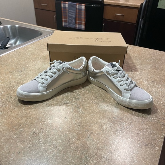 New Vintage Havana slip on sneakers in size 7M - Picture 7 of 7